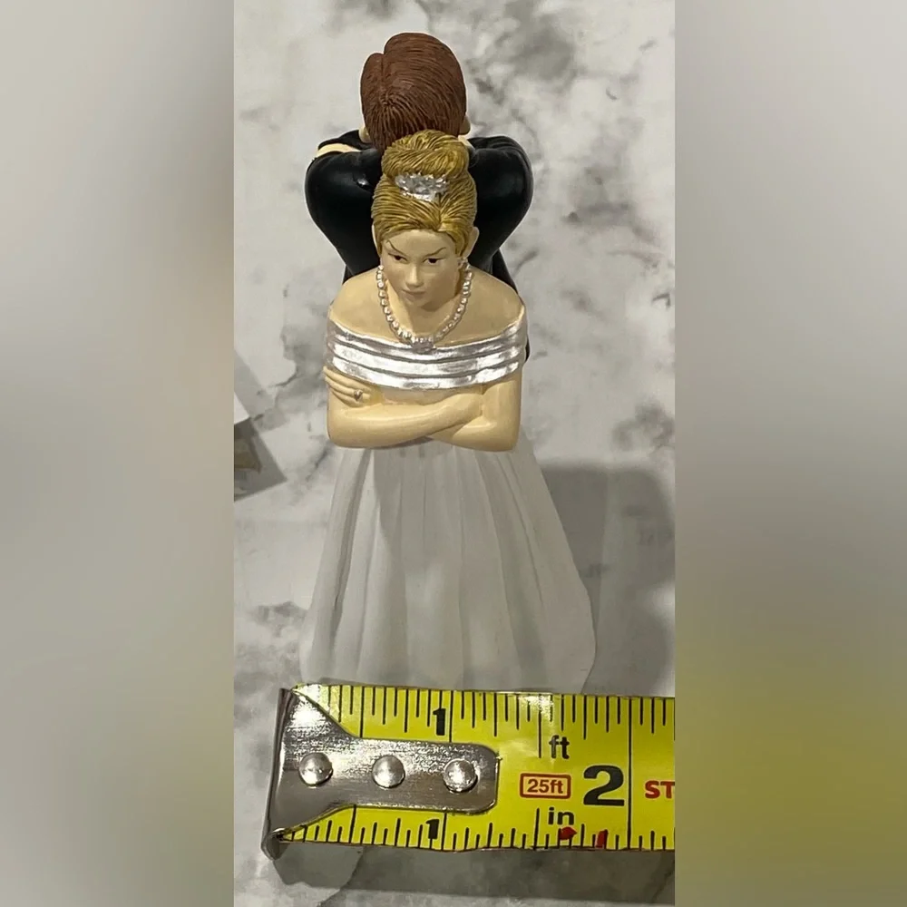 2003 WILTON Humorous WEDDING CAKE Topper Figurine Bride Groom Back To Back